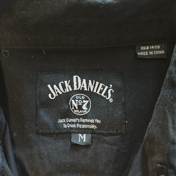 Black long sleeve Jack Daniel’s dress shirt. - Picture 4 of 5